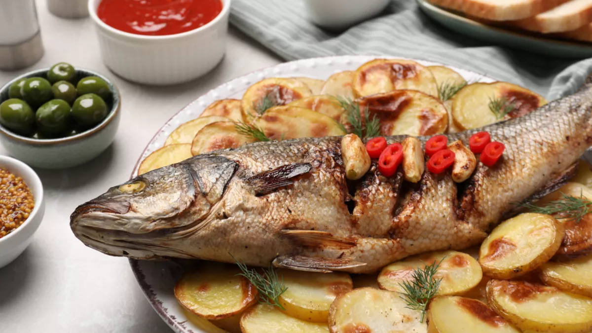 Loup de Mer au Four à l'Ail
